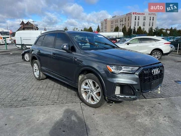 Авто Audi Q7 2021 № 8134107