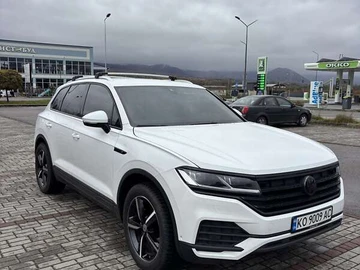 Авто Volkswagen Touareg 2018 № 8134113