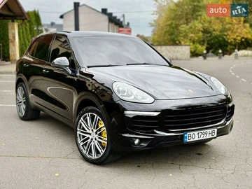 Авто Porsche Cayenne 2015 № 8134911