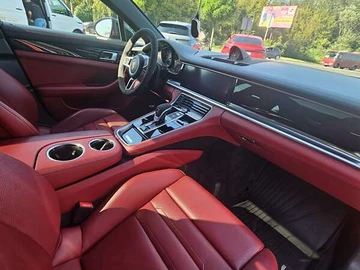 Авто Porsche Panamera Sport Turismo 2019 № 8135015