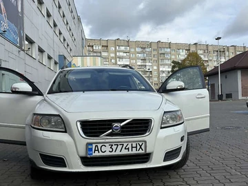 Авто Volvo V50 2009 № 8136233