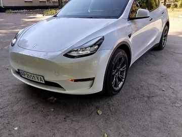 Авто Tesla Model Y 2024 № 8136833