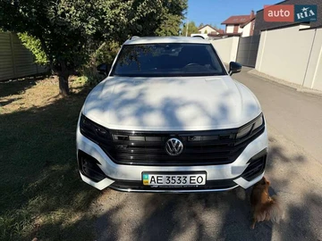 Авто Volkswagen Touareg 2019 № 8136924