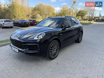 Авто Porsche Cayenne 2021 № 8136927