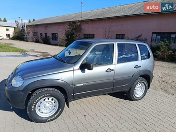 Авто Chevrolet Niva 2011 № 8137082