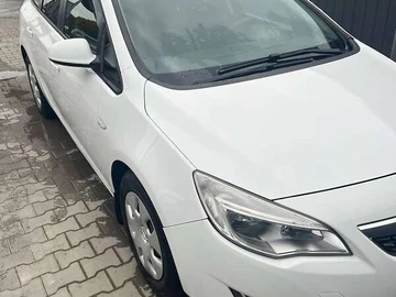 Авто Opel Astra 2012 № 8137152