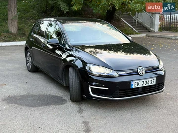 Авто Volkswagen E-Golf 2016 № 8137186