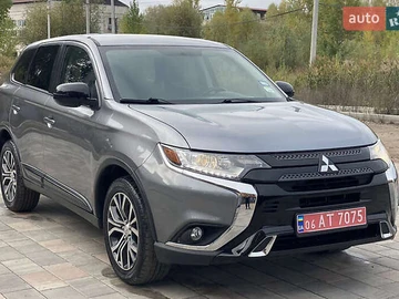 Авто Mitsubishi Outlander 2017 № 8137356