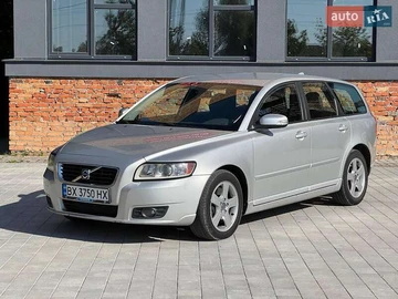Авто Volvo V50 2009 № 8138070