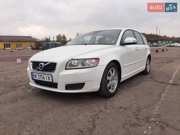 Авто Volvo V50 2011 № 8138091