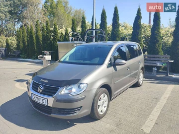 Авто Volkswagen Touran 2010 № 8138123