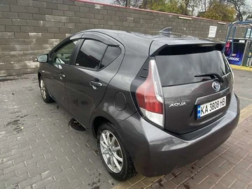 Авто Toyota Aqua 2015 № 8138272