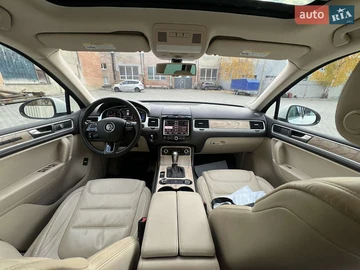 Авто Volkswagen Touareg 2012 № 8138545