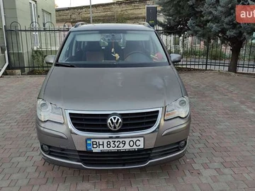 Авто Volkswagen Touran 2009 № 8139007