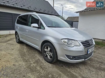 Авто Volkswagen Touran 2007 № 8139042