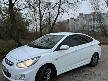 Авто Hyundai Accent 2013 № 8139217