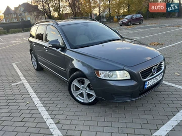 Авто Volvo V50 2010 № 8139243