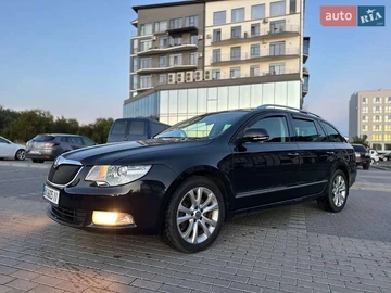 Авто Skoda Superb 2012 № 8139384