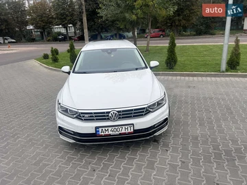 Авто Volkswagen Passat 2018 № 8139621