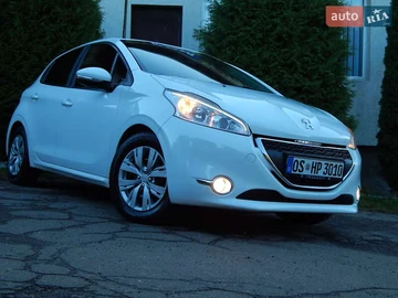 Авто Peugeot 208 2012 № 8139975