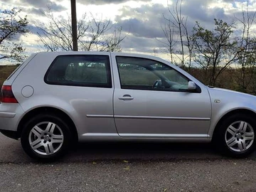 Авто Volkswagen Golf 2002 № 8140019