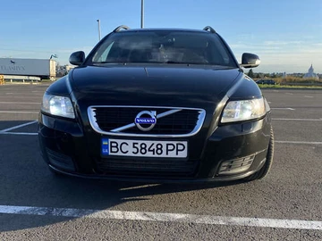 Авто Volvo V50 2010 № 8140026