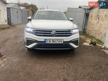 Авто Volkswagen Tiguan 2022 № 8140170