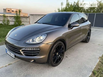 Авто Porsche Cayenne 2012 № 8140628