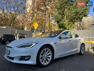Авто Tesla Model S 2019 № 8140728