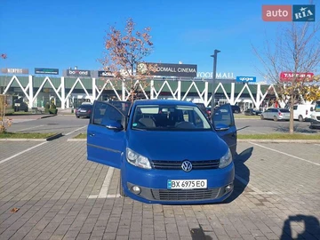 Авто Volkswagen Touran 2010 № 8140999