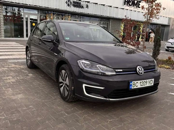 Авто Volkswagen E-Golf 2020 № 8141066