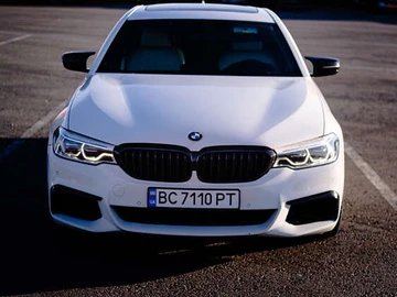 Авто BMW 5 Series 2018 № 8141124
