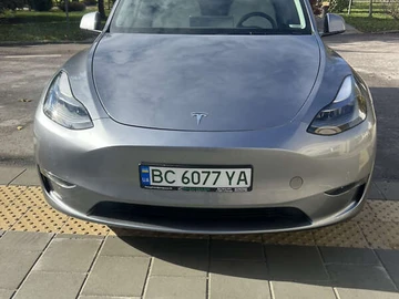 Авто Tesla Model Y 2024 № 8141127