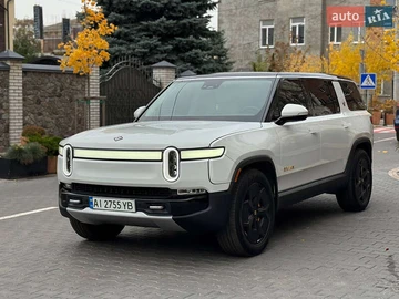 Авто Rivian R1S 2023 № 8141133