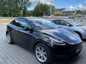 Авто Tesla Model Y 2022 № 8141880