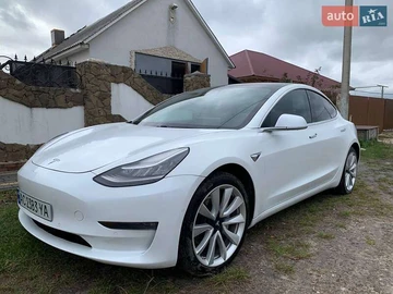 Авто Tesla Model 3 2019 № 8142592