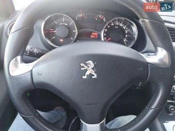 Авто Peugeot 3008 2016 № 8143526