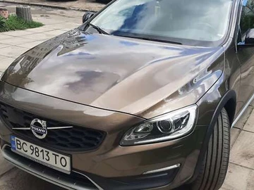Авто Volvo V60 Cross Country 2017 № 8143667