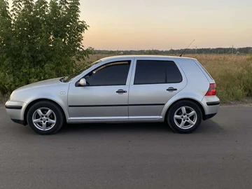 Авто Volkswagen Golf 2002 № 8144066