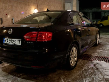 Авто Volkswagen Jetta 2012 № 8144143