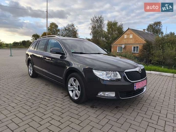 Авто Skoda Superb 2010 № 8144260