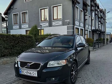 Авто Volvo V50 2010 № 8144264