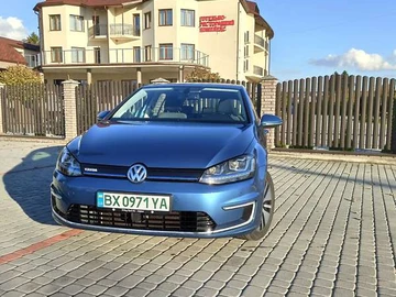 Авто Volkswagen E-Golf 2015 № 8144347