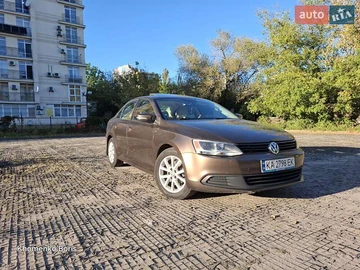 Авто Volkswagen Jetta 2010 № 8144537