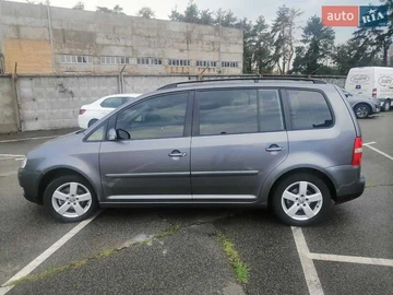 Авто Volkswagen Touran 2005 № 8144600