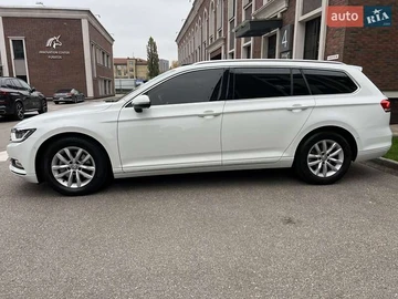 Авто Volkswagen Passat 2015 № 8145599