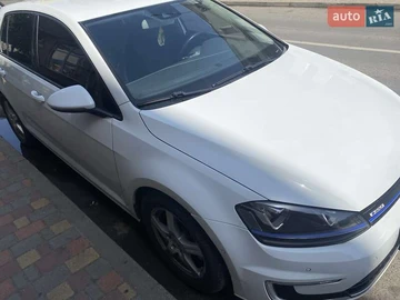 Авто Volkswagen E-Golf 2014 № 8146198