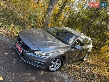 Авто Volvo V60 2016 № 8146266