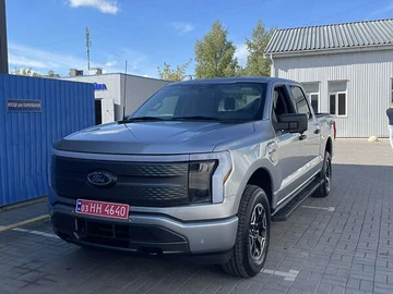 Авто Ford F-150 2023 № 8146435
