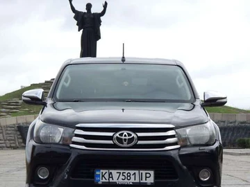 Авто Toyota Hilux 2017 № 8147698